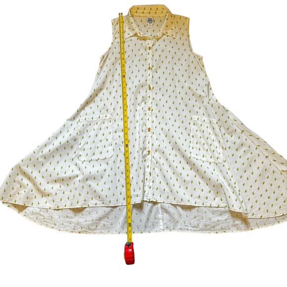 Ivy Jane Women's Size Small Made in USA Cactus Print Button Up Asymmetrical Top - Picture 5 of 9